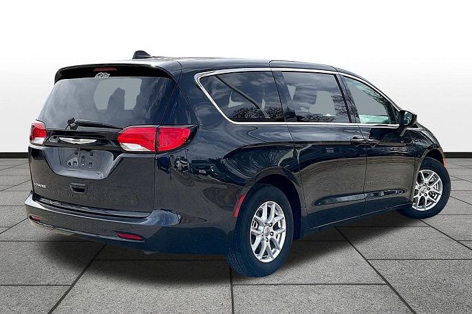 2023 Chrysler Voyager