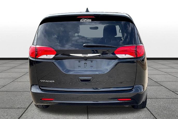 2023 Chrysler Voyager