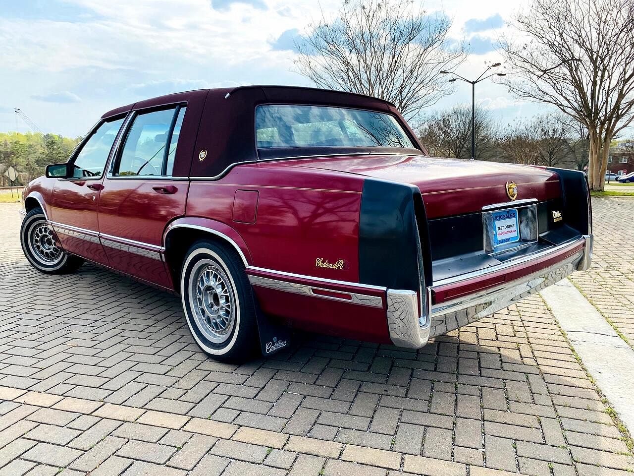 1993 Cadillac DeVille null image 10