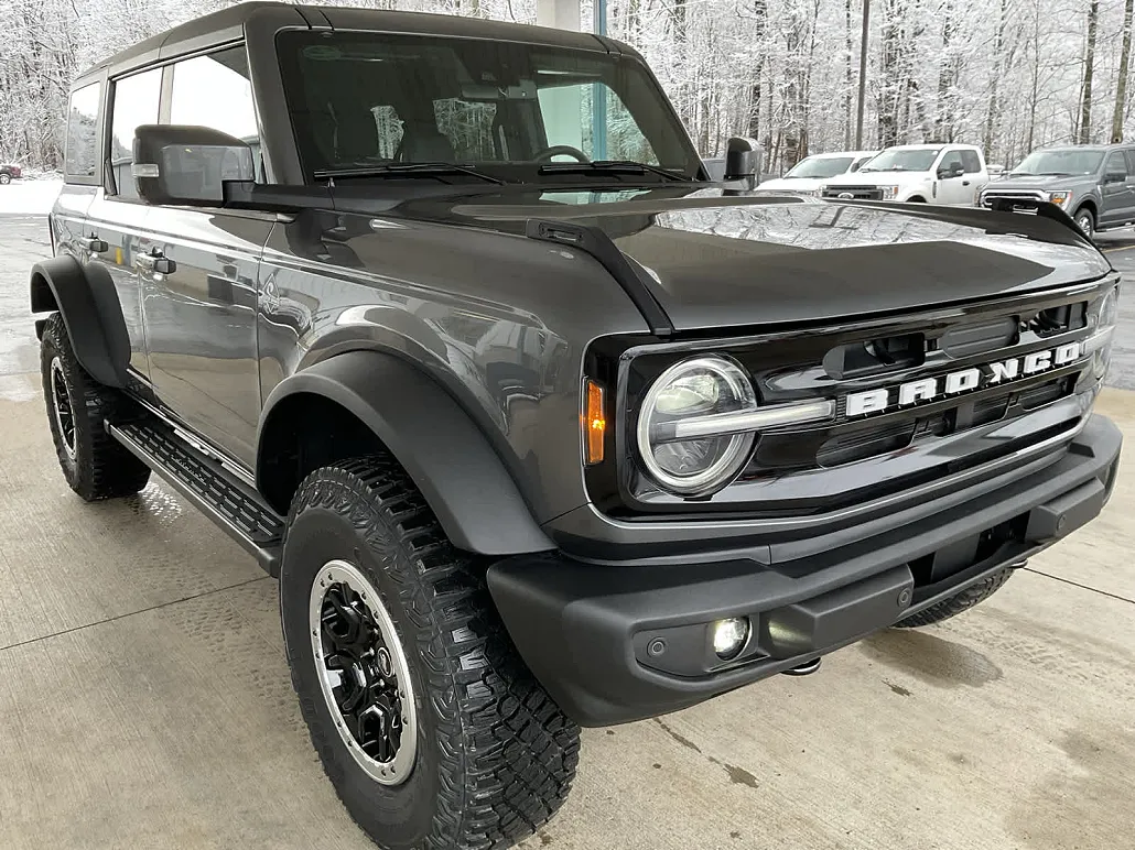 2023 Ford Bronco Outer Banks image 4