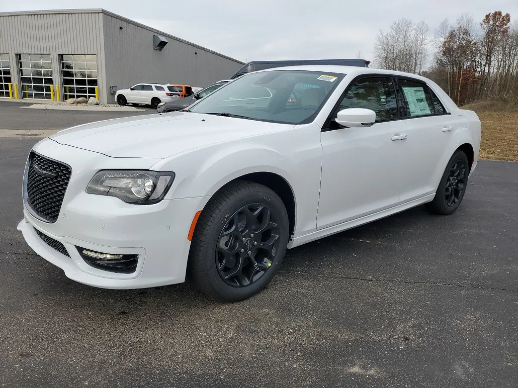 2023 Chrysler 300 Touring image 1