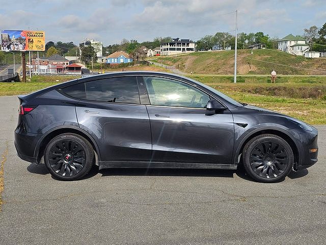 2025 Tesla Model Y