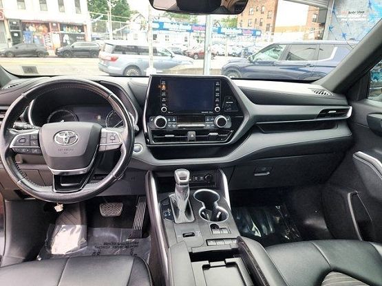 2021 Toyota Highlander XSE photo 10