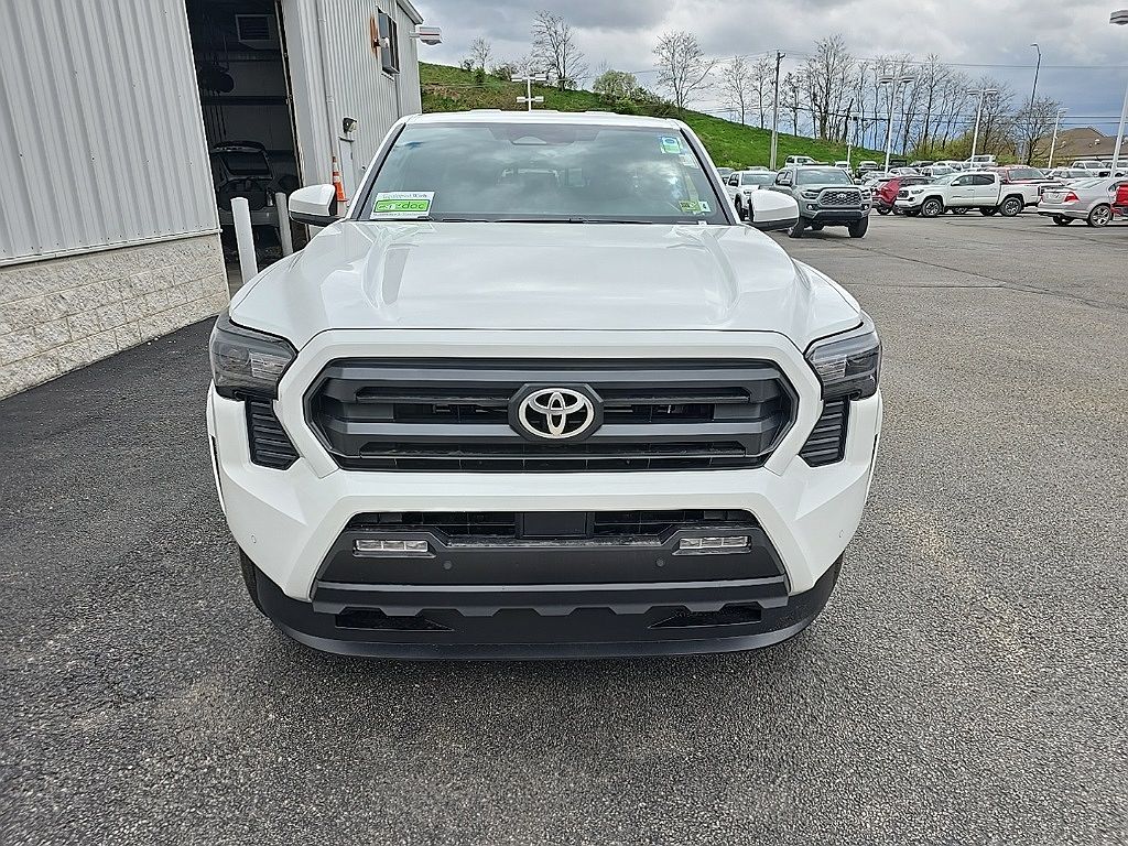 2024 Toyota Tacoma SR5 image 1