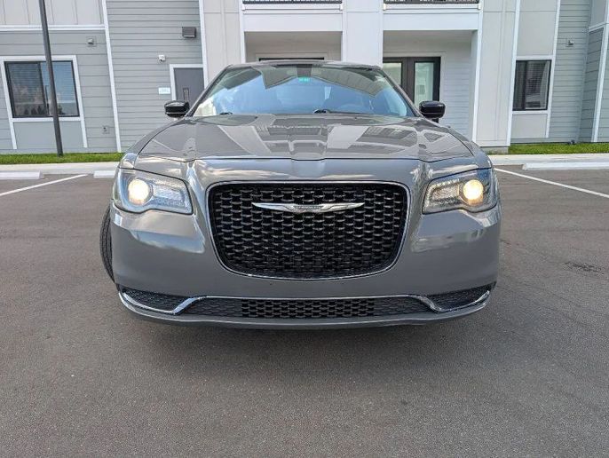 2019 Chrysler 300