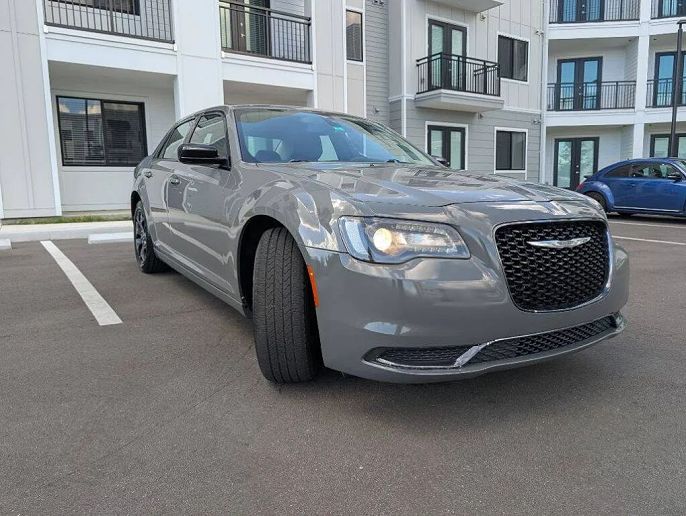2019 Chrysler 300