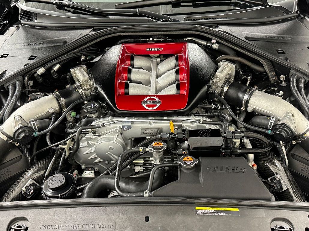 2018 Nissan GT-R NISMO image 3