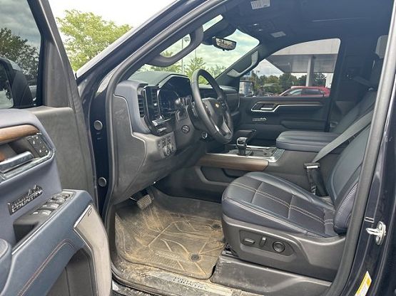 2024 Chevrolet Silverado 1500 High Country photo 10