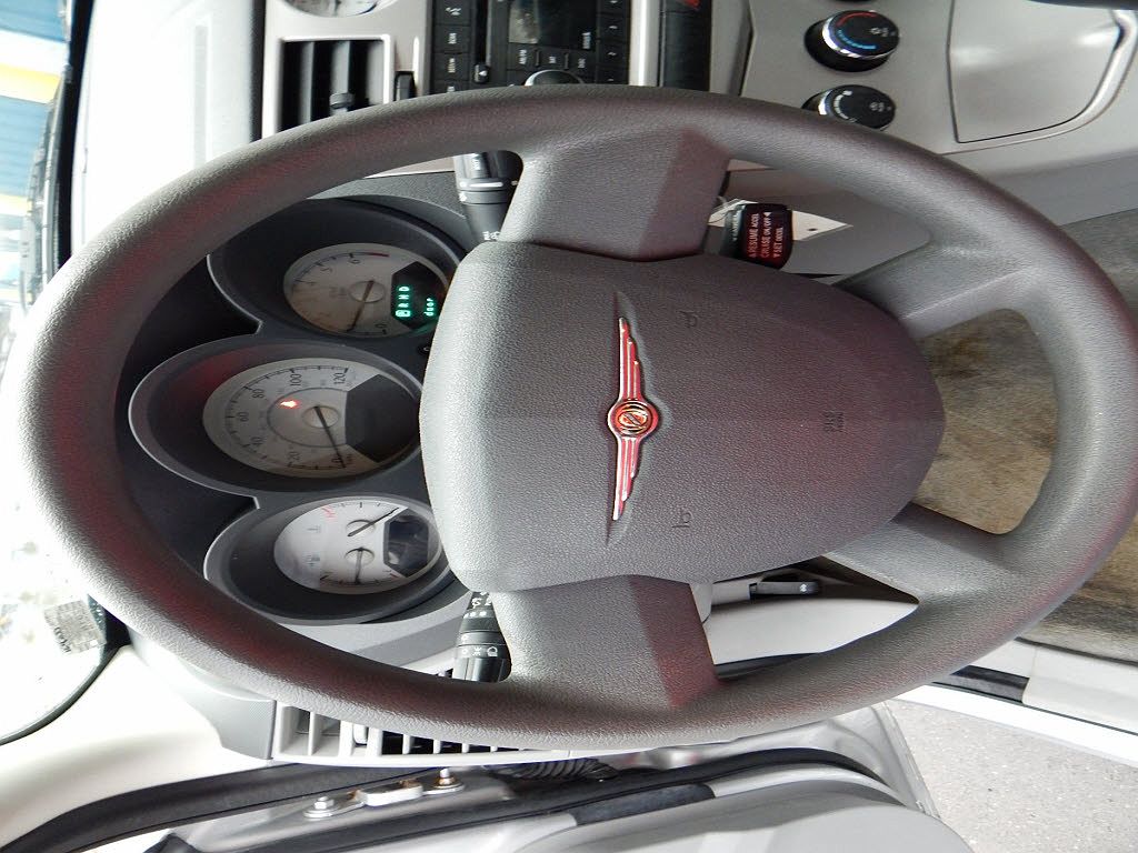 2008 Chrysler Sebring LX image 6