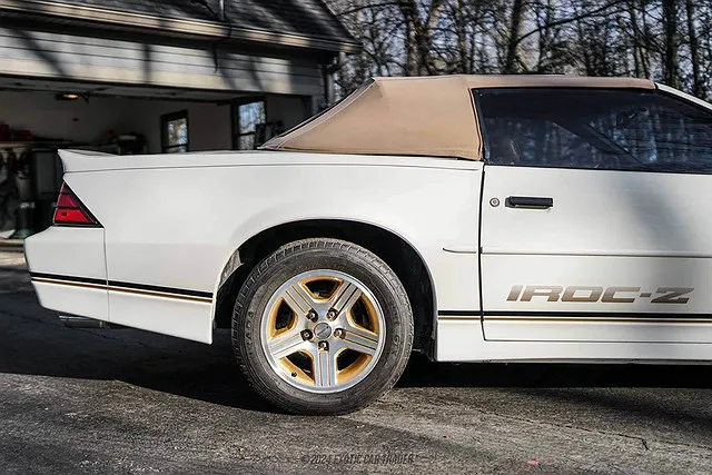 1989 Chevrolet Camaro IROC-Z image 9