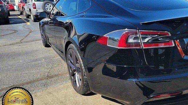 2022 Tesla Model S Plaid image 5
