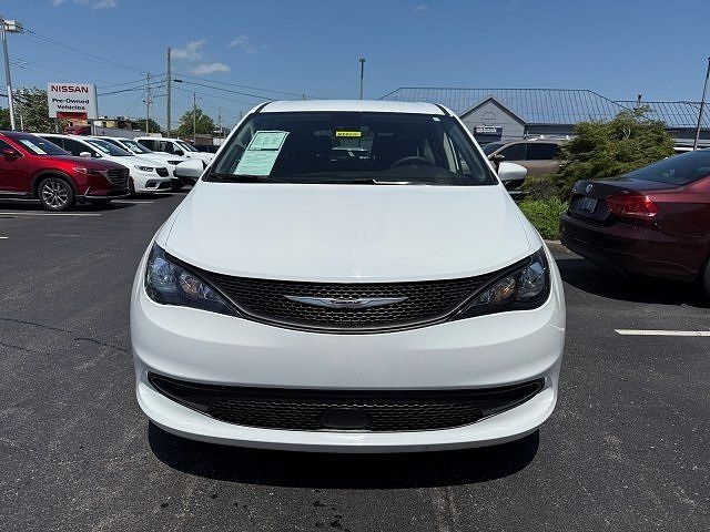 2023 Chrysler Voyager