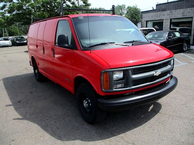 2002 Chevrolet Express 3500 image 0