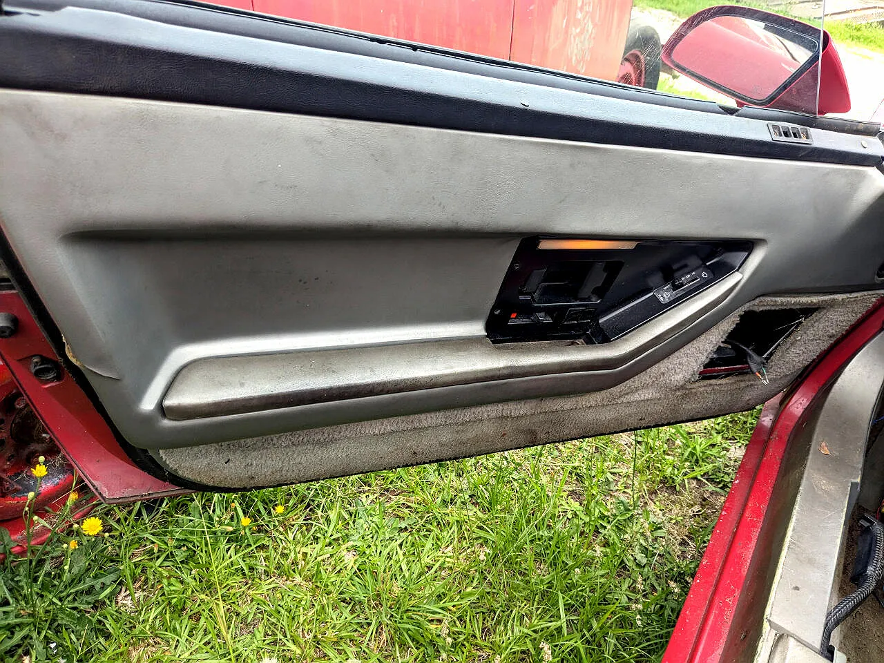 1984 Chevrolet Corvette null image 8