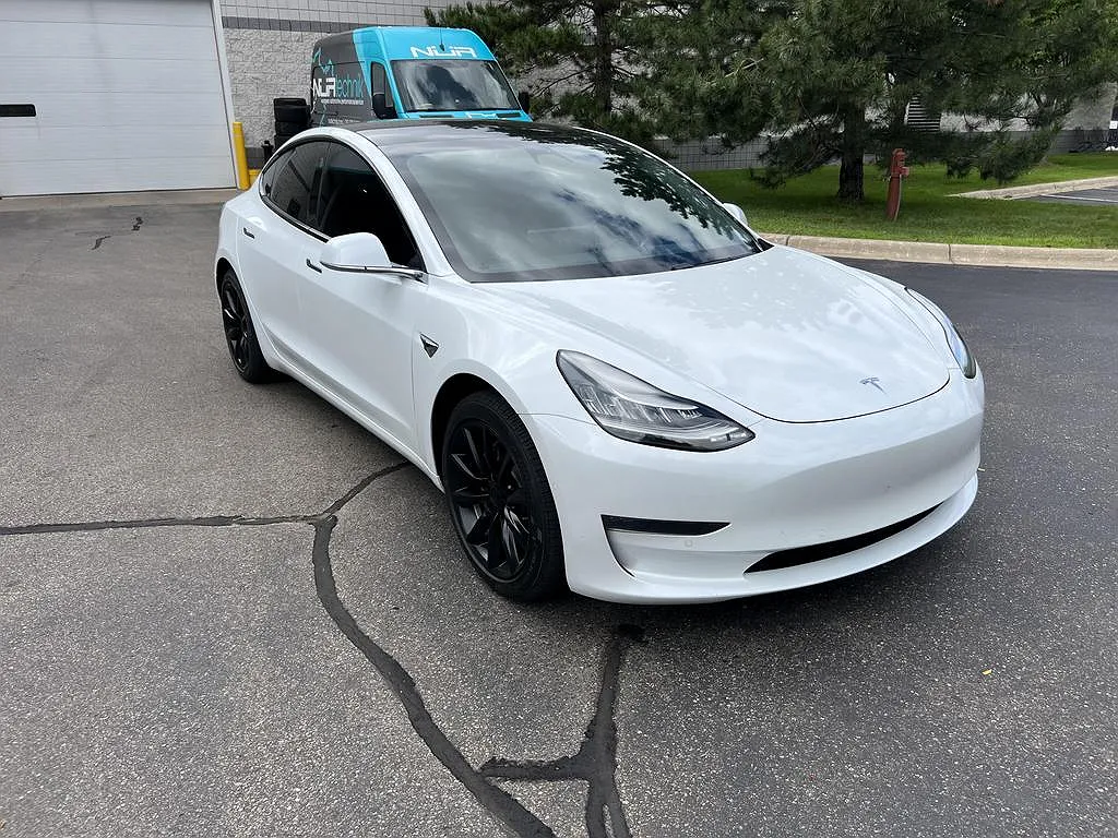 2019 Tesla Model 3 Performance image 4