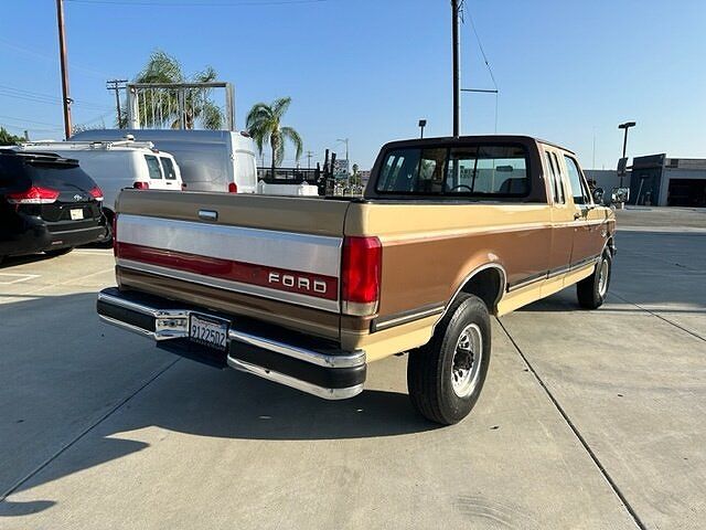1989 Ford F-250 null image 17