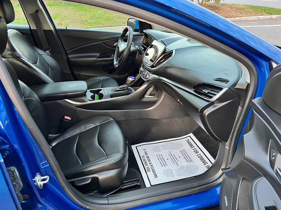 2016 Chevrolet Volt Premier image 11