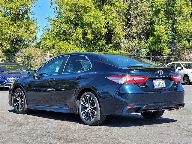 2018 Toyota Camry L image 8