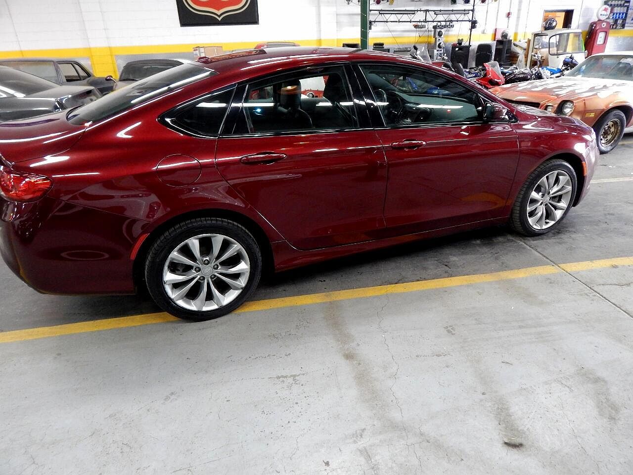 2015 Chrysler 200 S image 3
