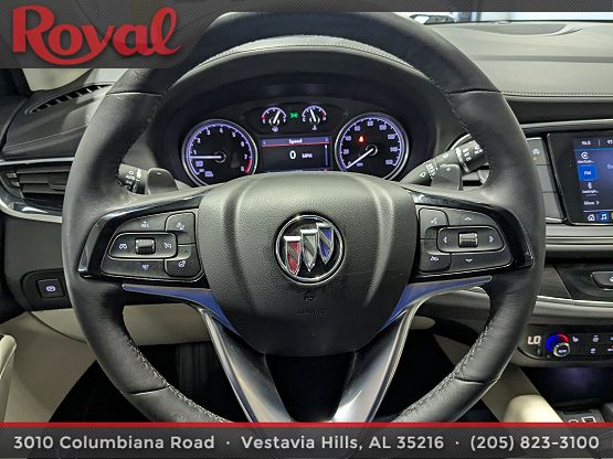 2023 Buick Enclave Essence photo 2