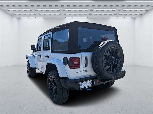 2024 Jeep Wrangler Sahara 4xe image 4