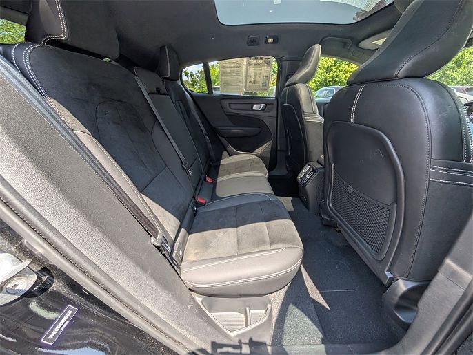 2022 Volvo C40