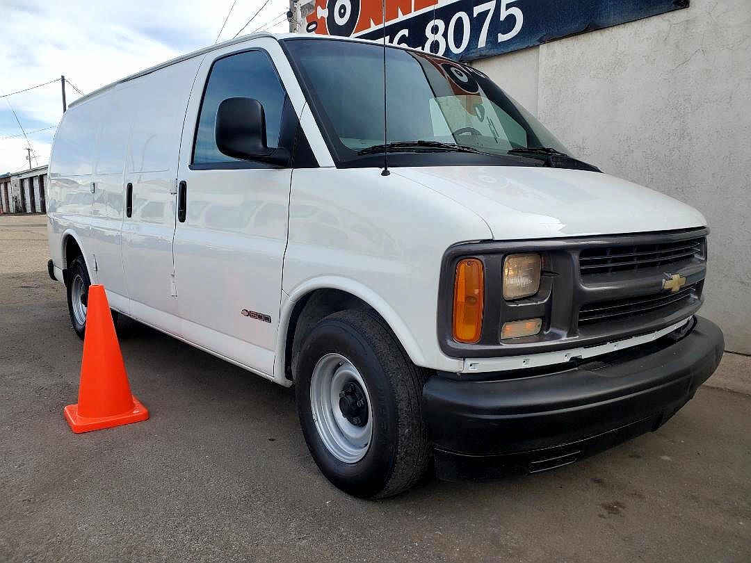 2000 Chevrolet Express 1500 image 12