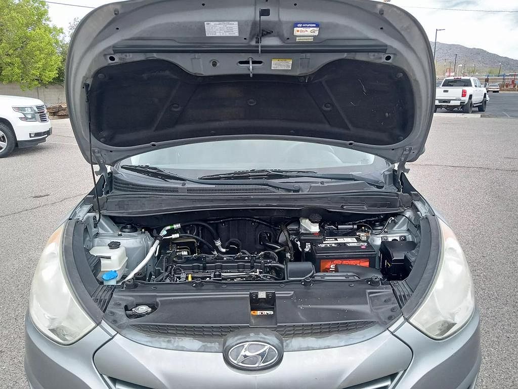 2013 Hyundai Tucson GL image 14
