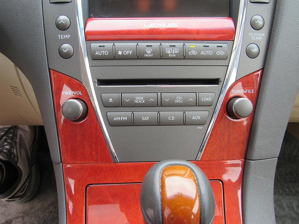 2010 Lexus ES 350 image 4