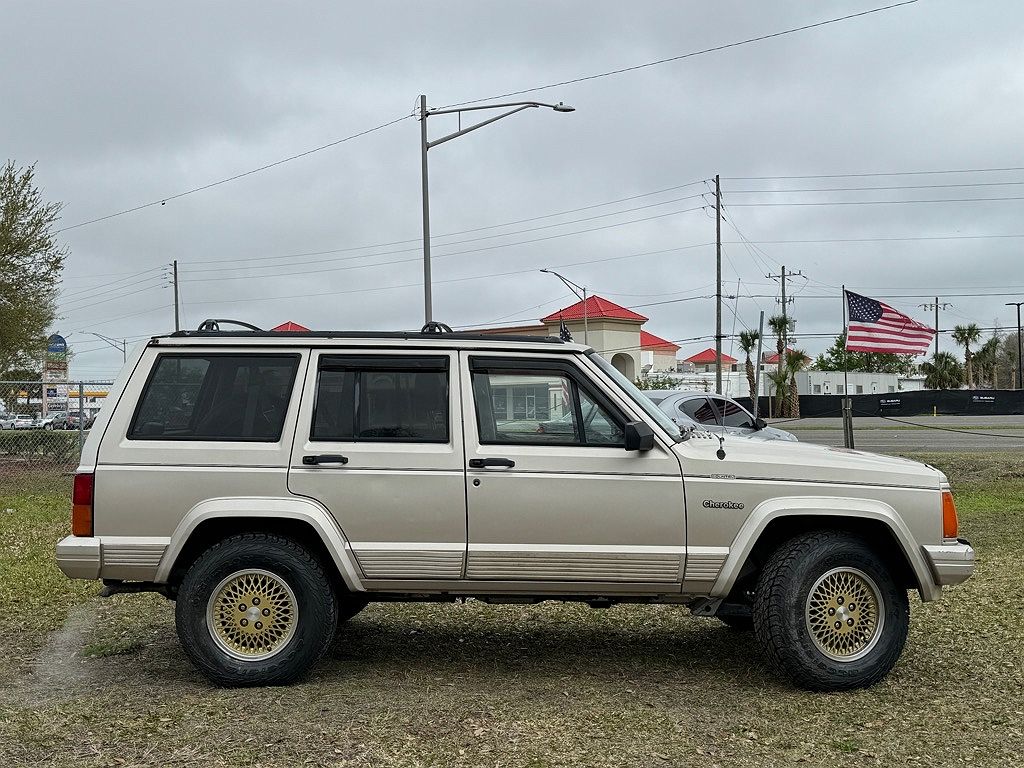 1995 Jeep Cherokee Country image 3