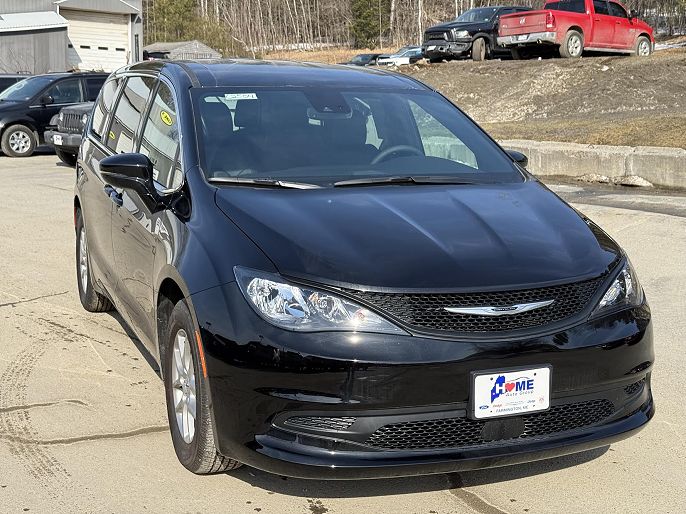 2025 Chrysler Voyager