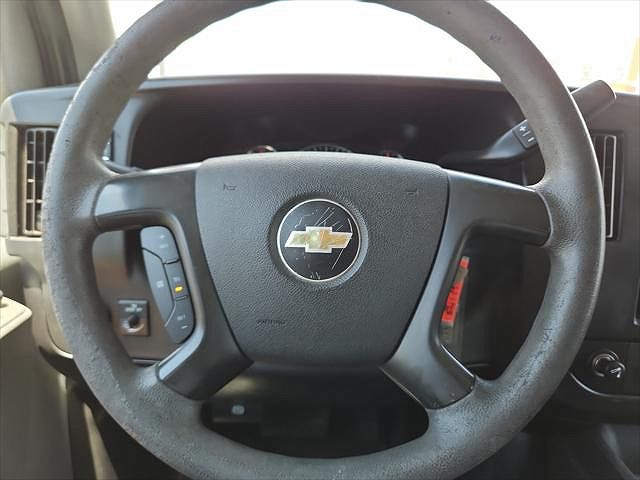2014 Chevrolet Express 3500 image 11