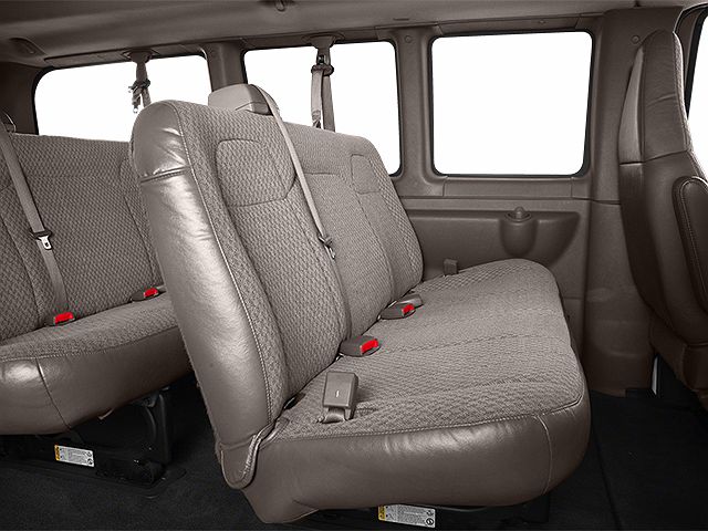 2014 Chevrolet Express 3500 image 13