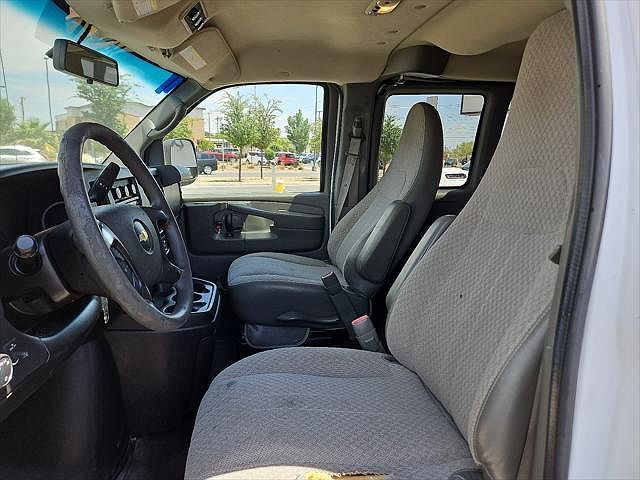 2014 Chevrolet Express 3500 image 8