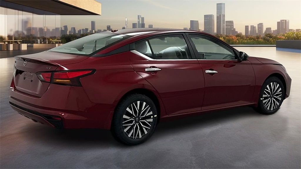 2024 Nissan Altima SV image 4