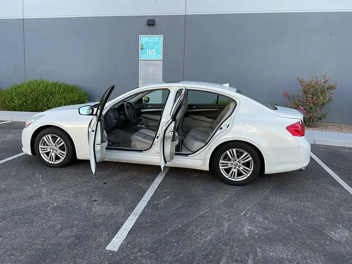 2010 Infiniti G37