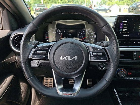 2023 Kia Forte GT-Line photo 11