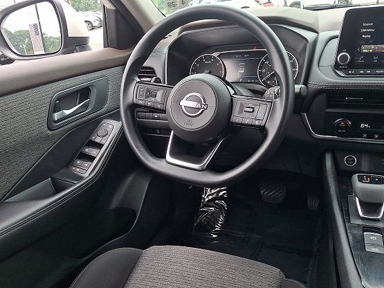 2023 Nissan Rogue SV photo 11