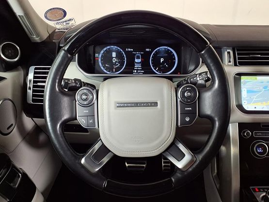 2017 Land Rover Range Rover SuperCharged photo 11