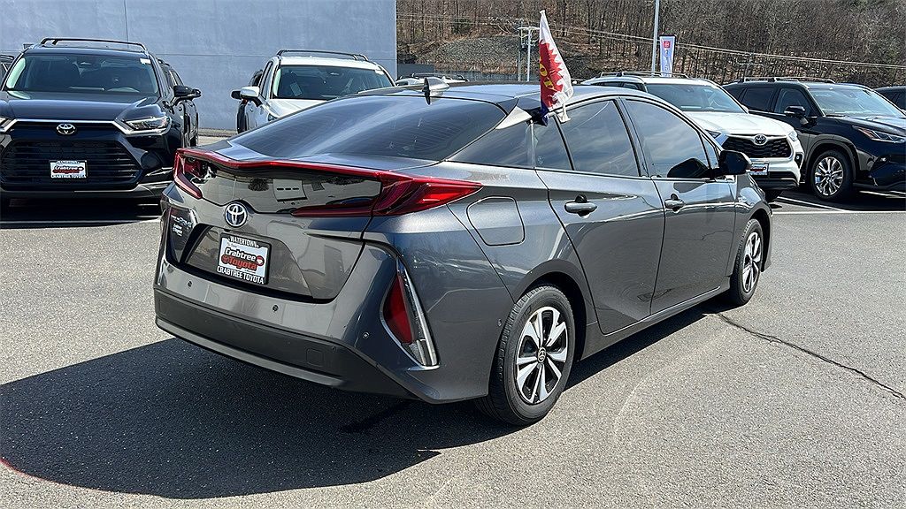 2018 Toyota Prius Prime Advanced image 2