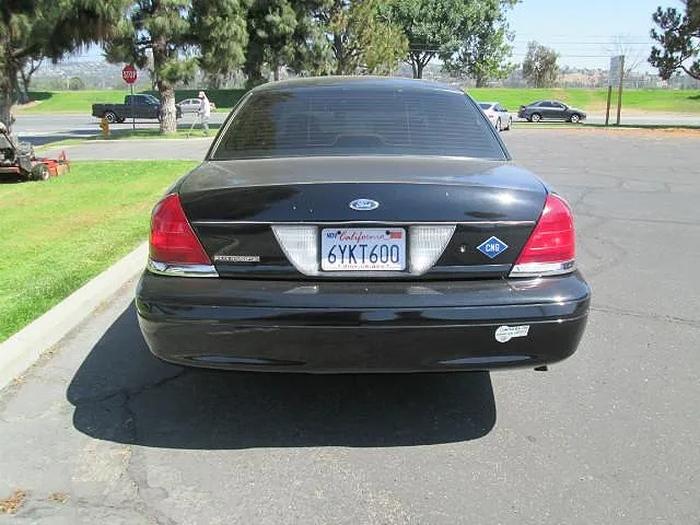 2004 Ford Crown Victoria