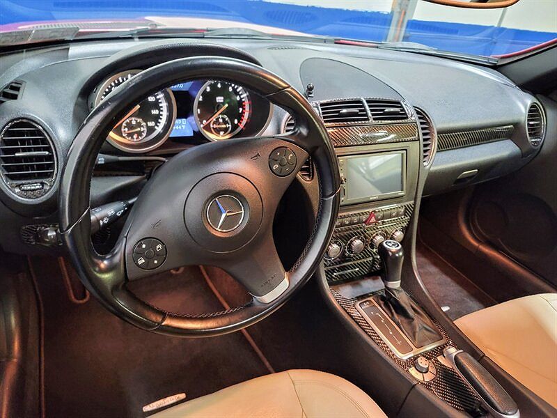 2011 Mercedes-Benz SLK 300 image 4