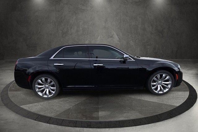 2019 Chrysler 300 Limited Edition image 1