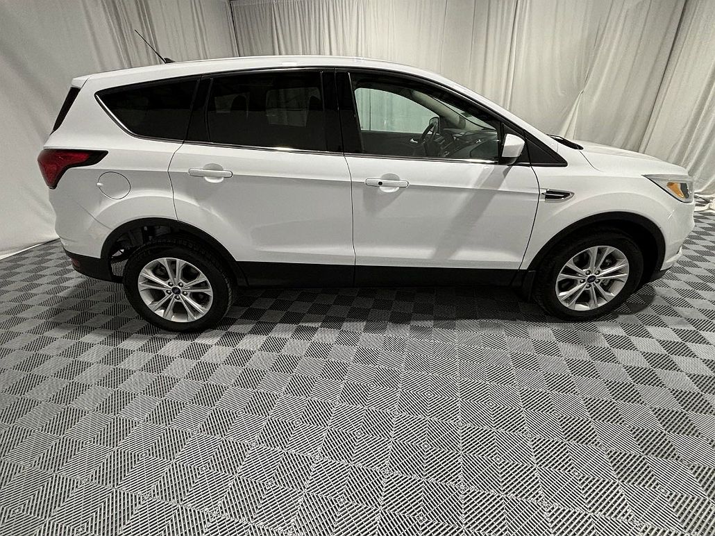 2019 Ford Escape SE image 5