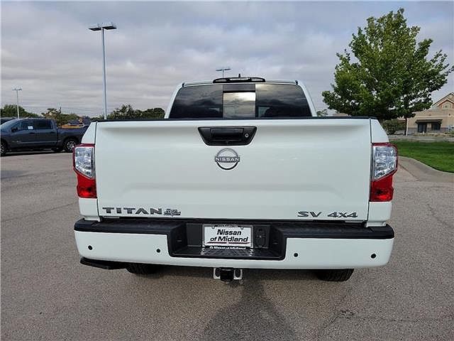 2024 Nissan Titan SV image 3