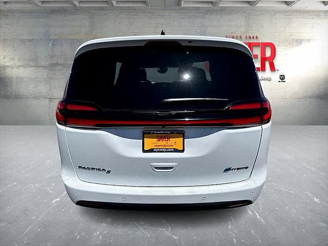 2024 Chrysler Pacifica Select image 5