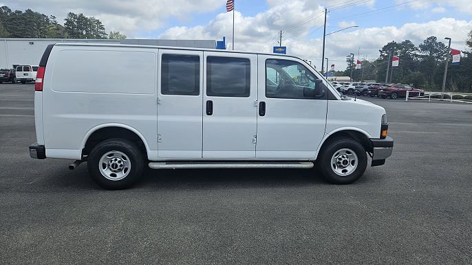 2023 GMC Savana