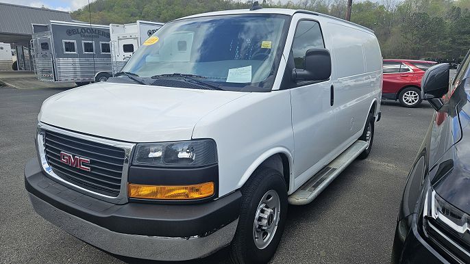 2023 GMC Savana