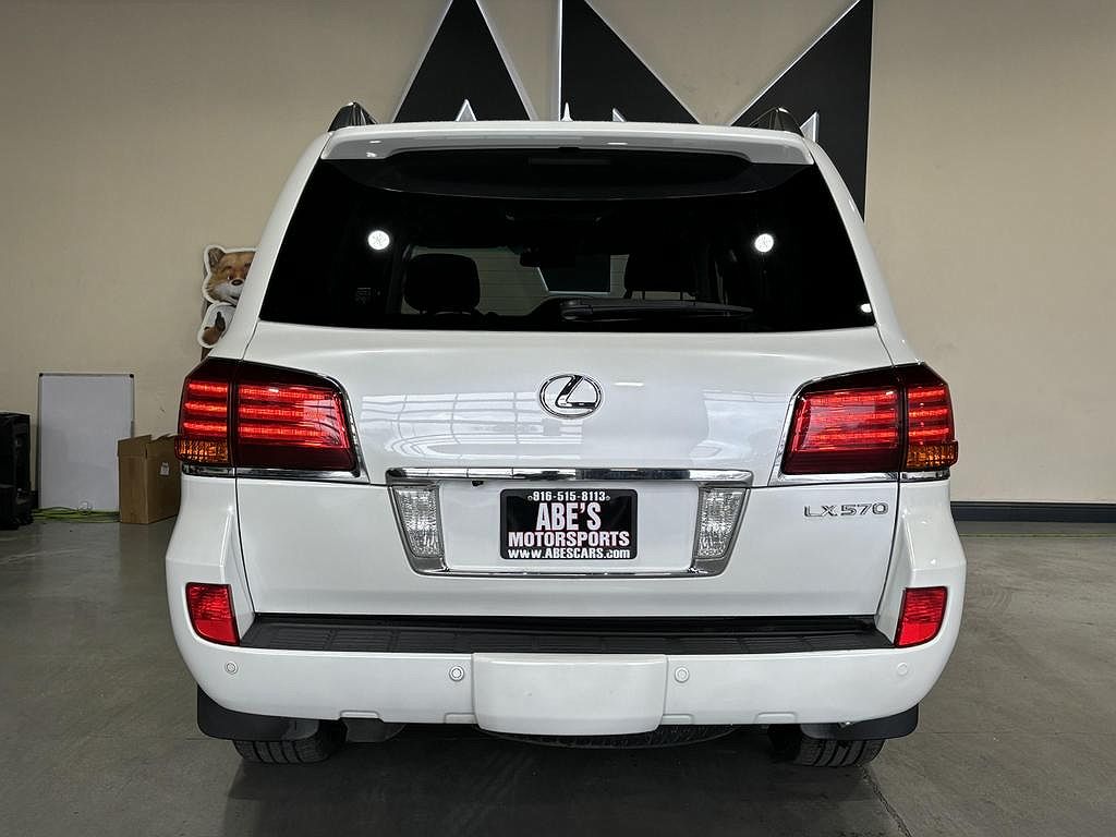 2011 Lexus LX 570 image 7