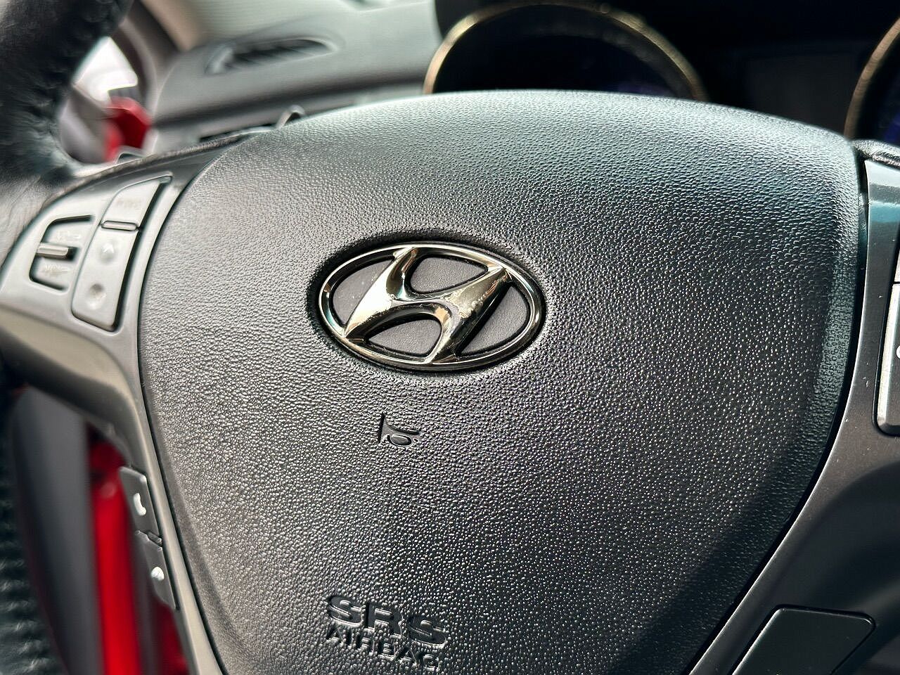 2011 Hyundai Genesis Premium image 11